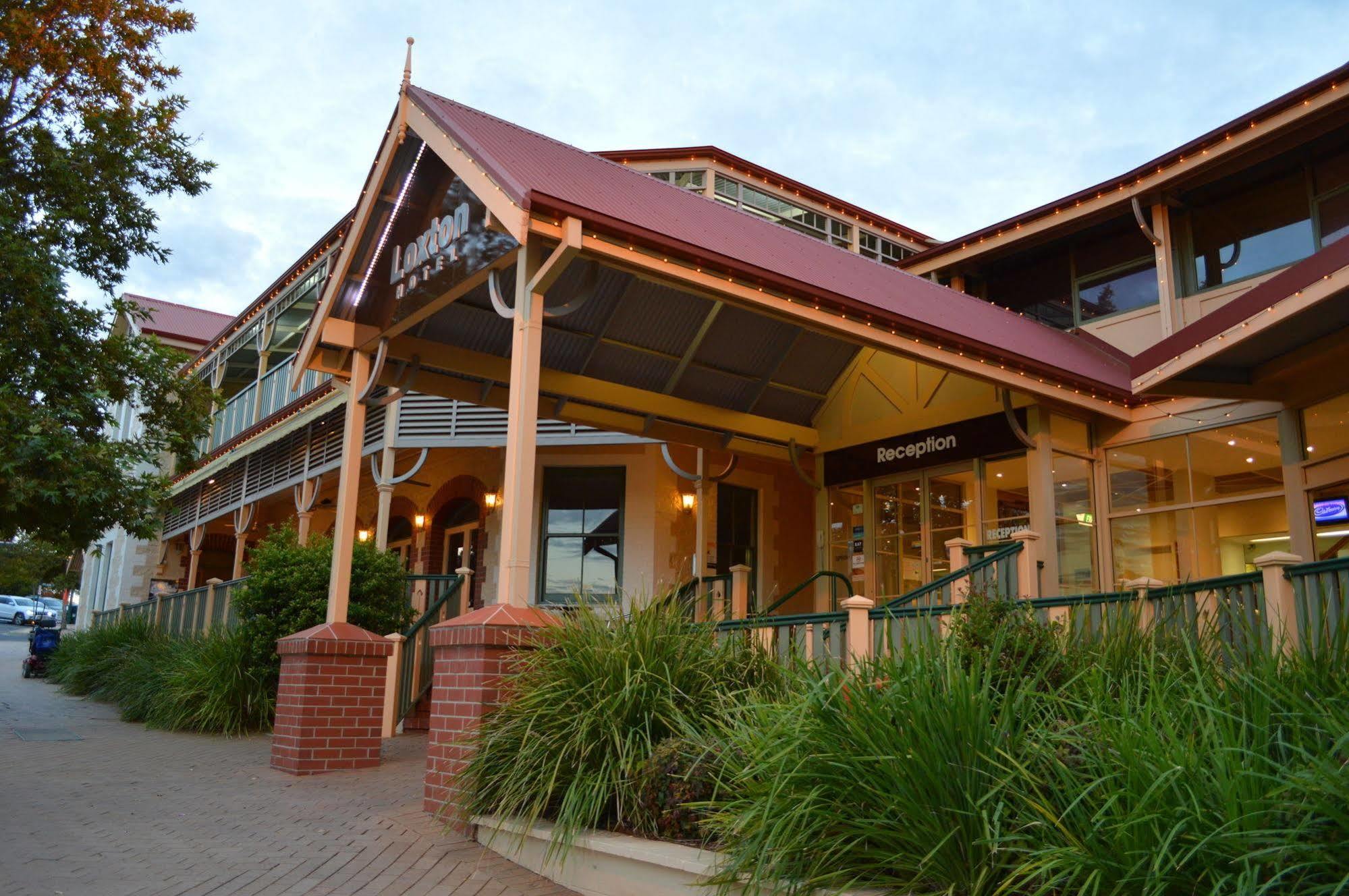 Hotel Community 4*